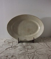 古いショワジー・ル・ロワの大皿