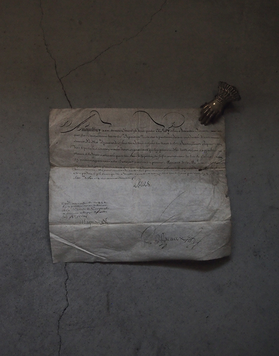 1743年の羊皮紙に書かれた古文書