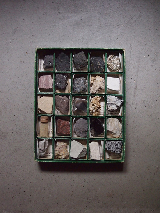 鉱物の標本 Collection Générale de 25 roches