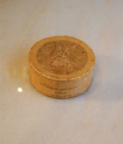 フランスの古い白粉の箱