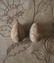 石製の疑似卵 2個