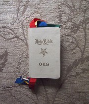 秘密結社 東方の星用聖書とフリーメーソンの勲章
