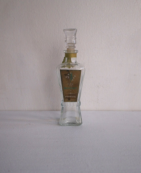 スズランの香水瓶