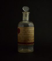 古い薬瓶　EAU VULNÉRAIRE