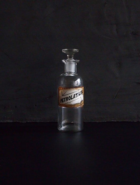 古い薬瓶 PETOROLAT.LIQ