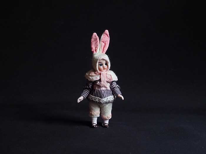 ウサギの着ぐるみビスク・ドール J | アンティーク・フランス雑貨店_ 